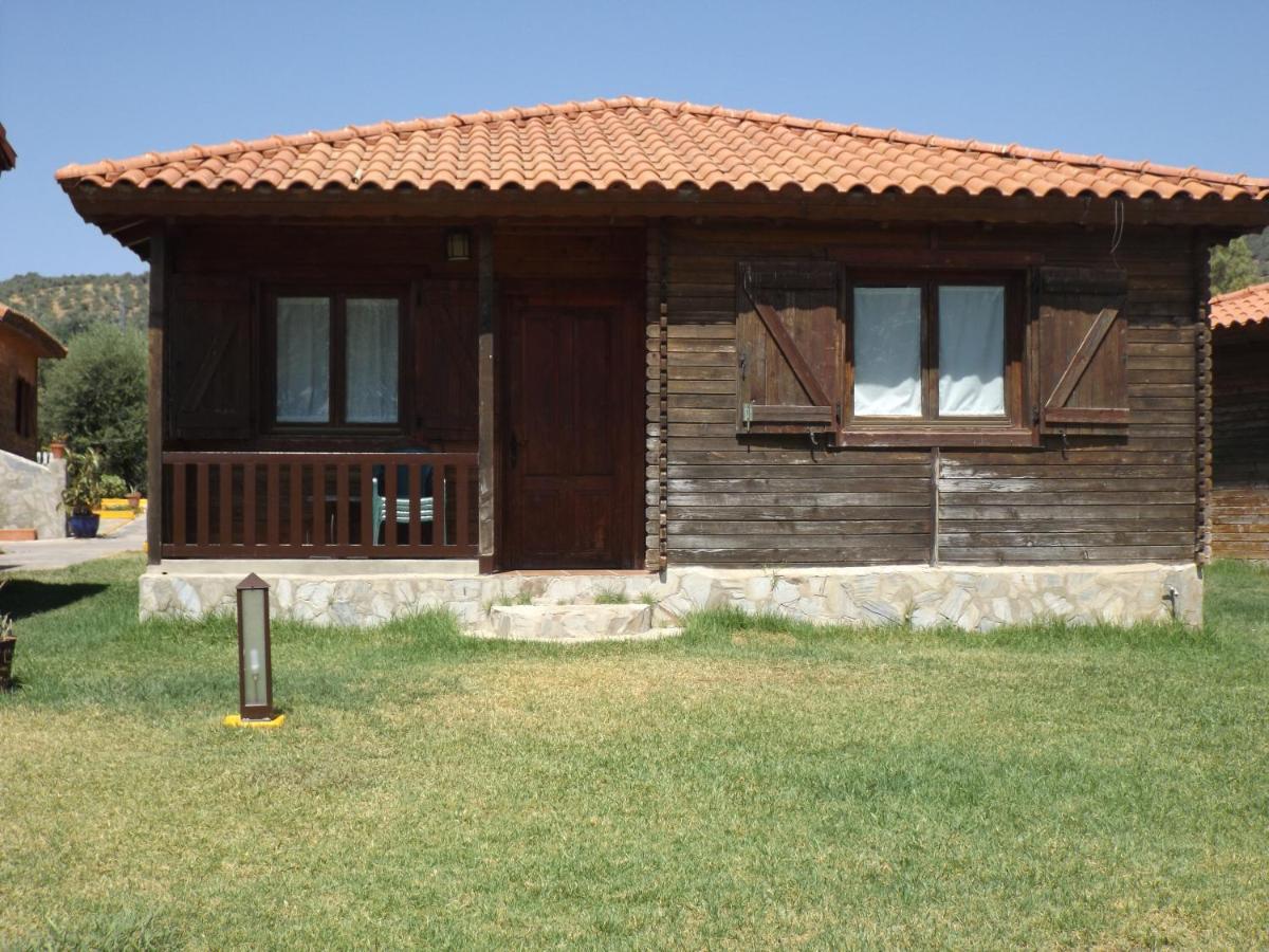 El Venero De Mostoles Constantina Bagian luar foto