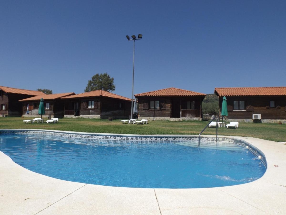El Venero De Mostoles Constantina Bagian luar foto