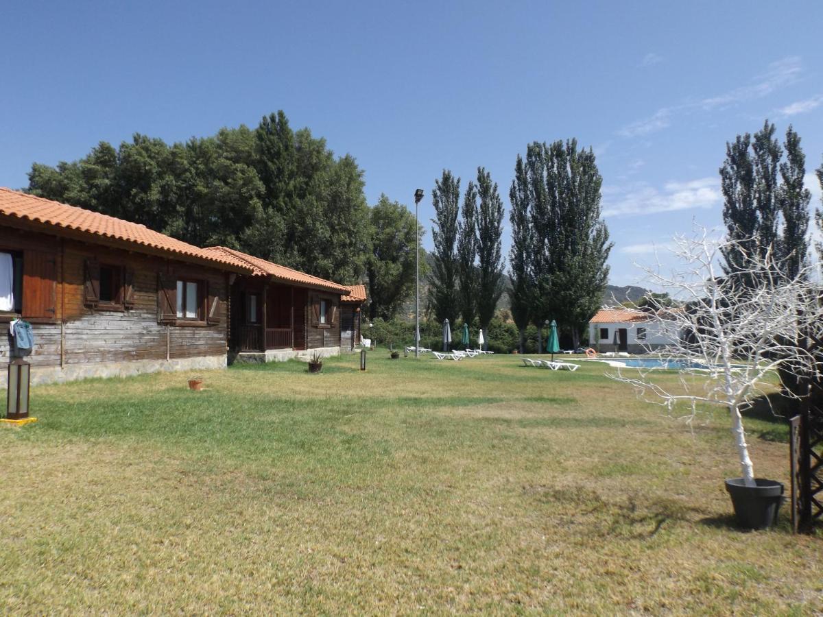 El Venero De Mostoles Constantina Bagian luar foto